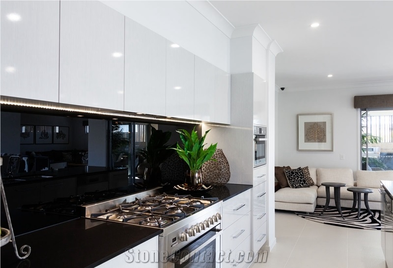 China Absolute Black Quartz Slabs 320x160cm