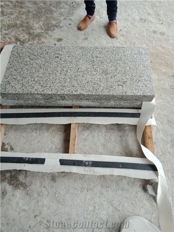 G655 Hazel White Flamed Tile