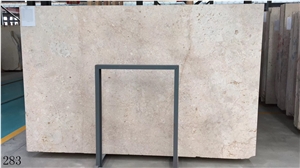 Christmas Beige Marble Desert Oman Slab in China
