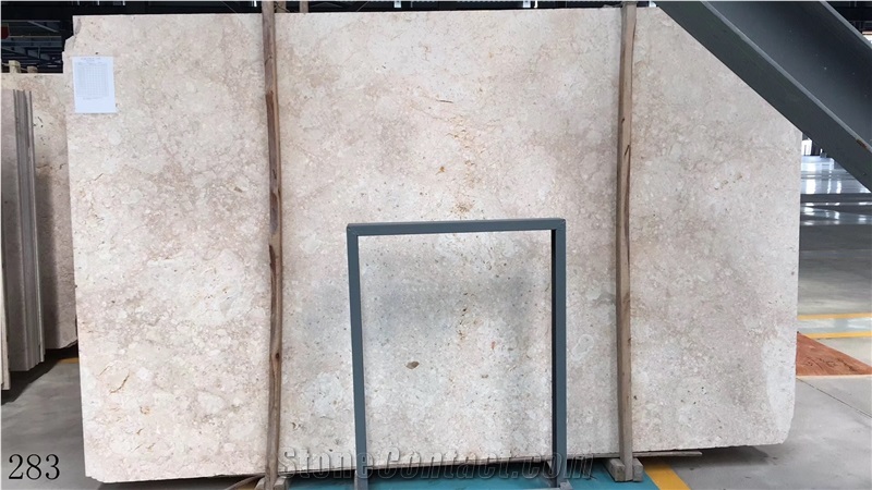 Christmas Beige Marble Desert Oman Slab in China