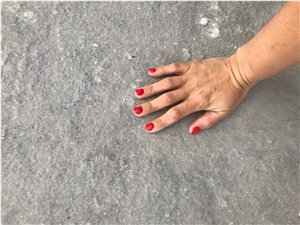 Azul Monica Limestone Flamed+Brushed Azul Monica Limestone Flamed+Brushed