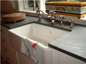 Brazil Soapstone Kitchen Countertop with Farm Sink