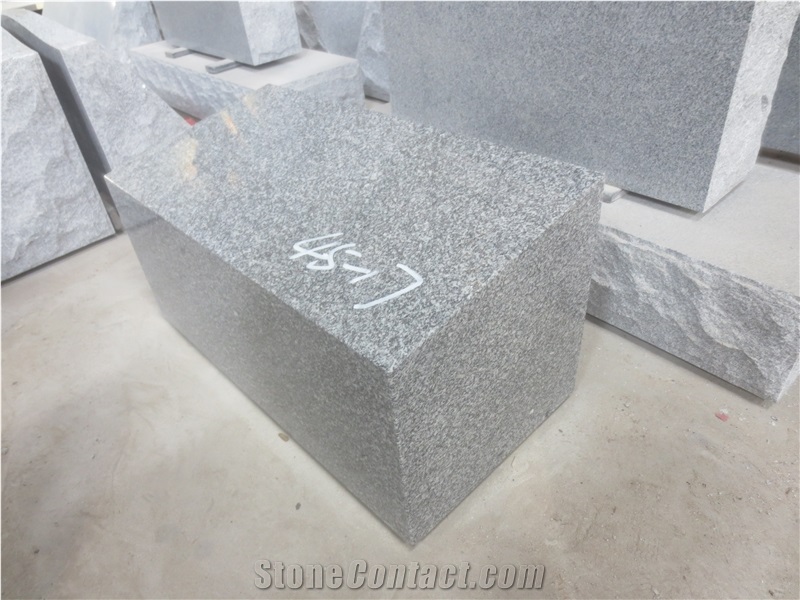 China Cheap G633 Granite Slant/Bevels Headstone