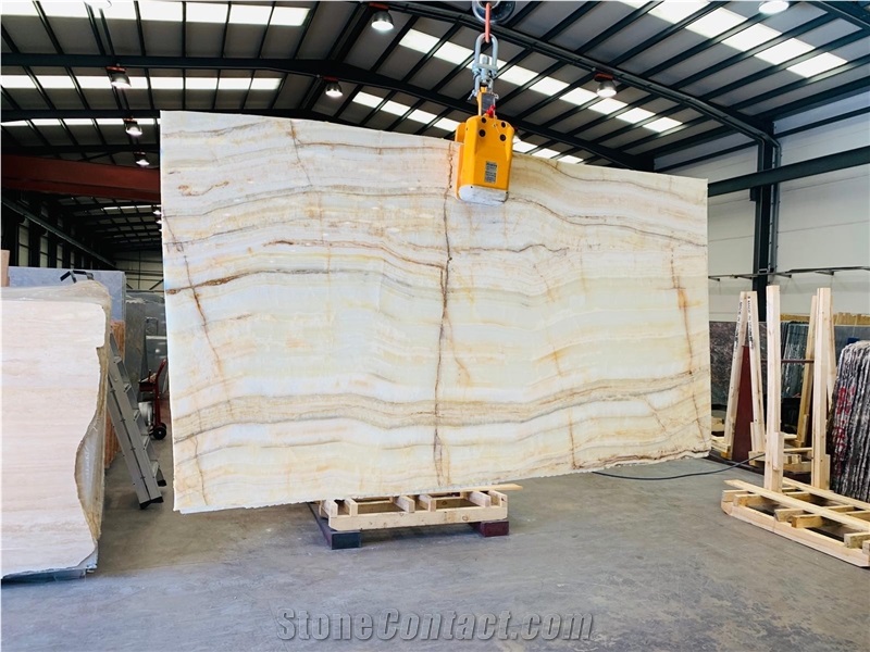 White Onyx Striatto