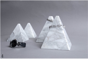 Natural White Stone Necklace Display Rack