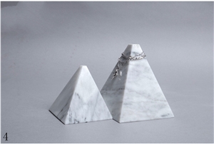 Natural White Stone Necklace Display Rack