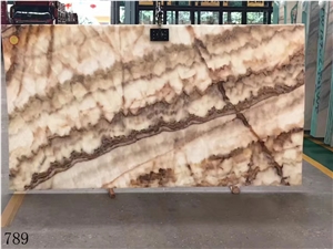 Onice Miele Nuvolato Golden Dragon Onyx Slab Floor