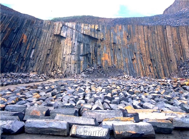 China Black Mongolia Basalt Flooring Bush Hammered