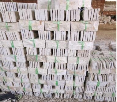 Natural White Quartz Mushroom Stone Villa Garden