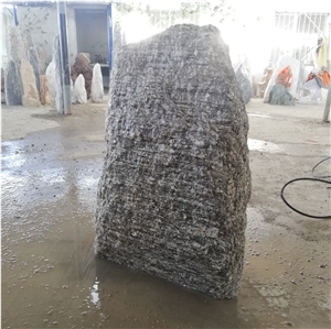 Wooden Gneiss Stone Headstone- Spaltfelsen