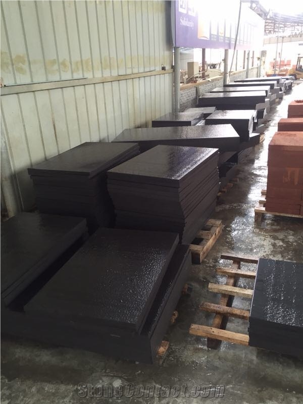 Sichuan Black Sandstone Tiles Wall Application
