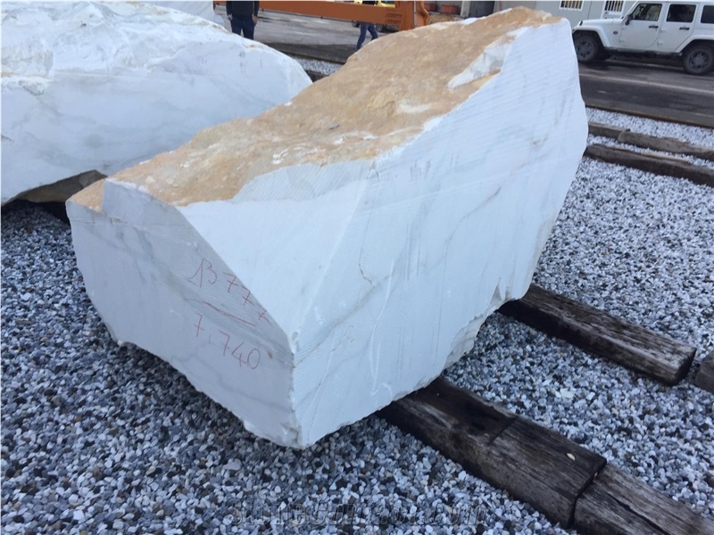 Calacatta Gold Borghini Blocks in Stock