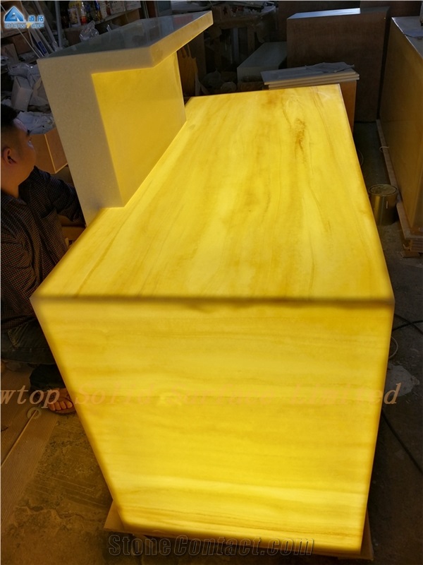 Modern High-Grade Translucent Stone Bar Counter