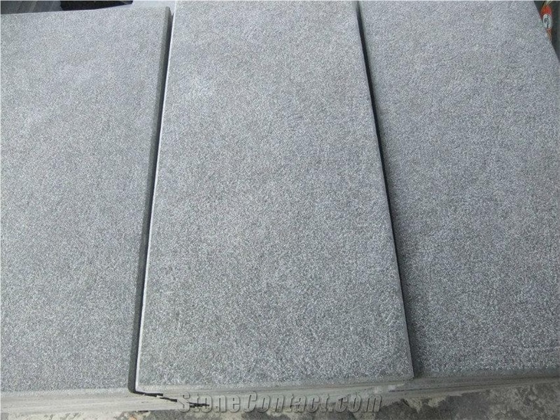 China Pearl Black Basalt G684 Bush Hammered Tiles