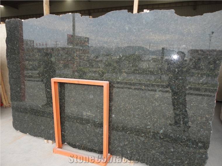 Verde Venecia Reale Papillon Granite Slabs Tiles