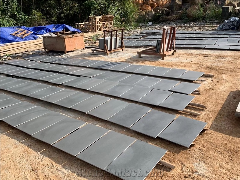 China Black Basalt Stone Hainan Black Slab Tiles