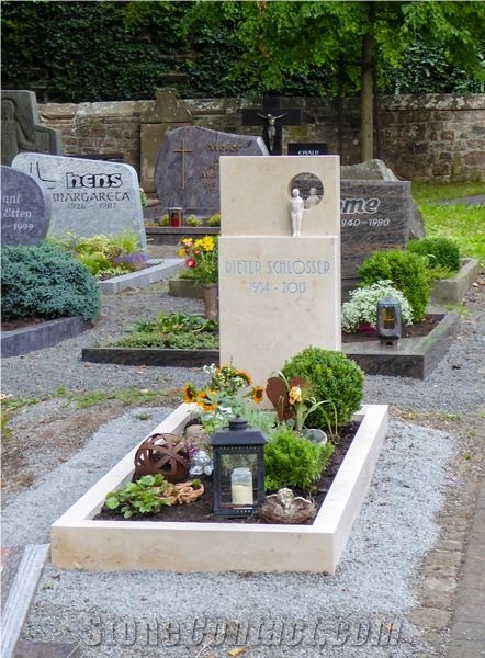 Udelfanger Sandstein Single Monument