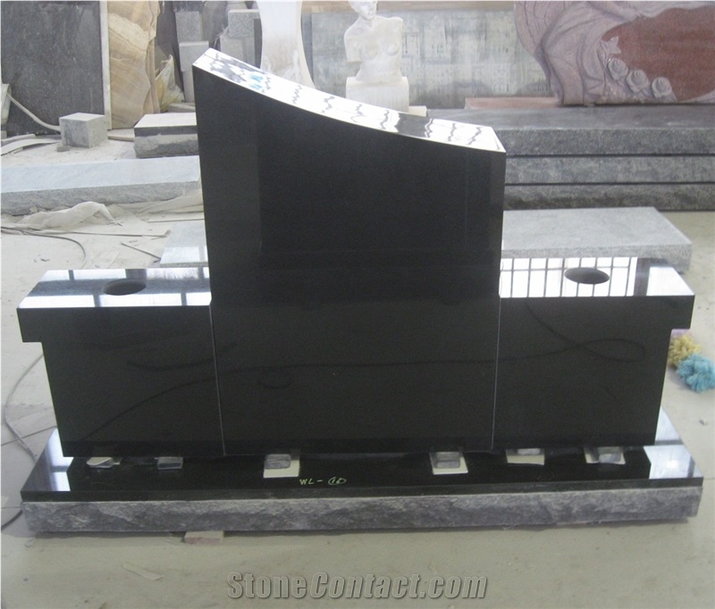 Black Granite Western Style Upright Monument 38