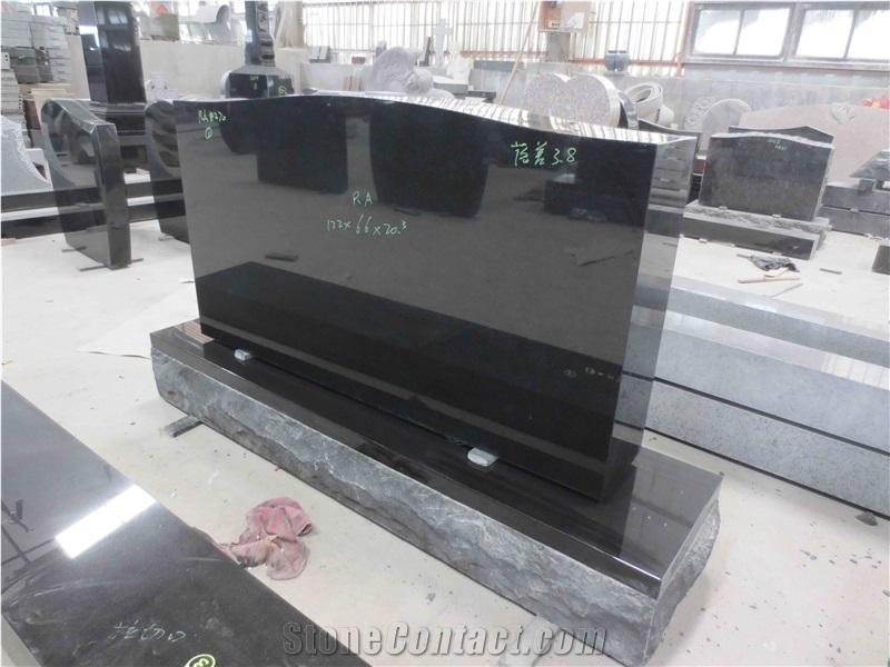 Hot Sale Black Granite Upright Monument 05-1
