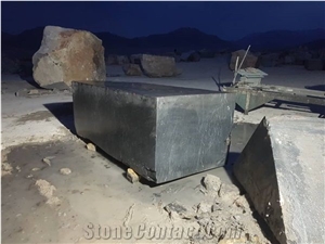 Maku Black Marble Quarry Blocks
