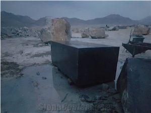 Maku Black Marble Quarry Blocks