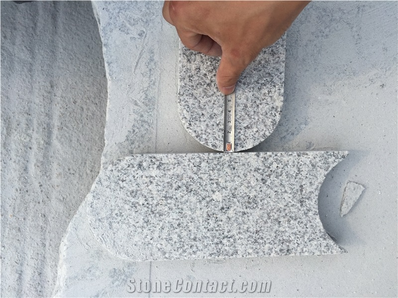 Grey Granite G603 Lawn Edging With Round Areas