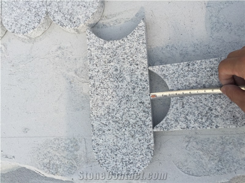 Grey Granite G603 Lawn Edging With Round Areas