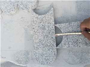 Grey Granite G603 Lawn Edging With Round Areas