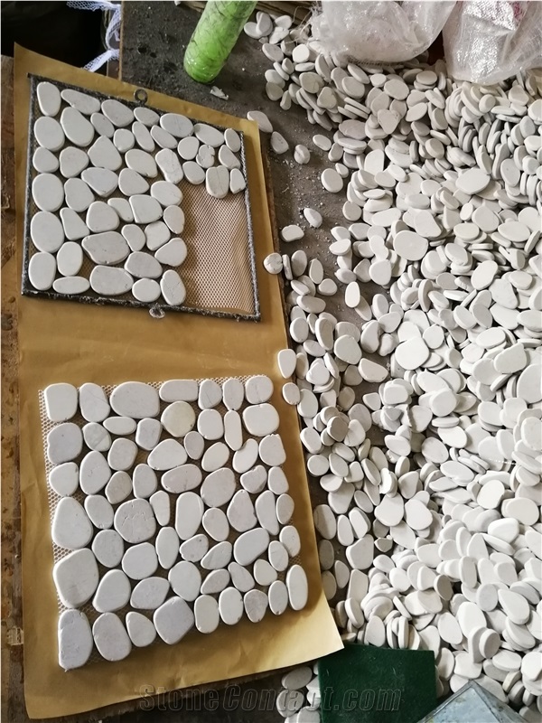 Beautiful White Natural Pebble Mosaic Tiles