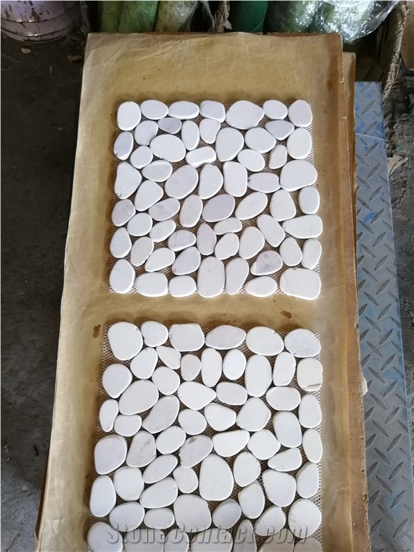 Beautiful White Natural Pebble Mosaic Tiles