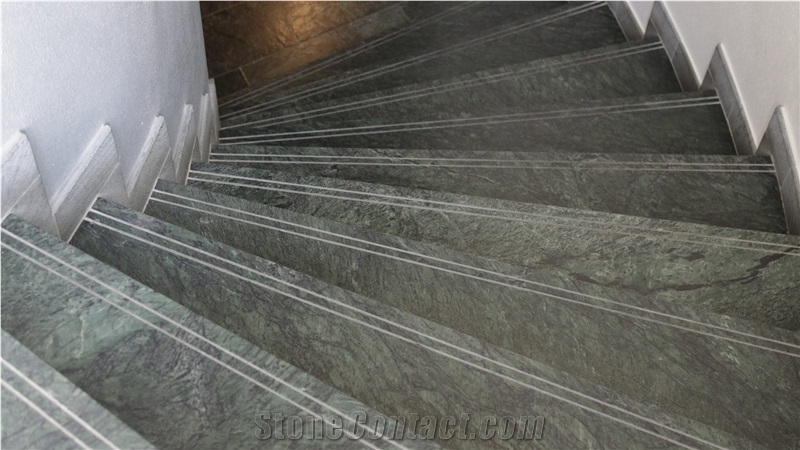 Serpentino Classico Stairs