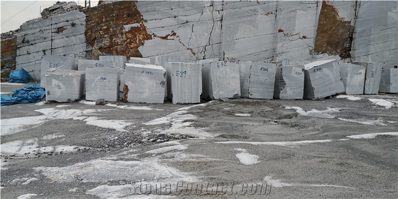 Cloudy Black Marble Blocks