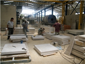 Jerusalem Grey Gold - Ramon Grey Limestone Tiles