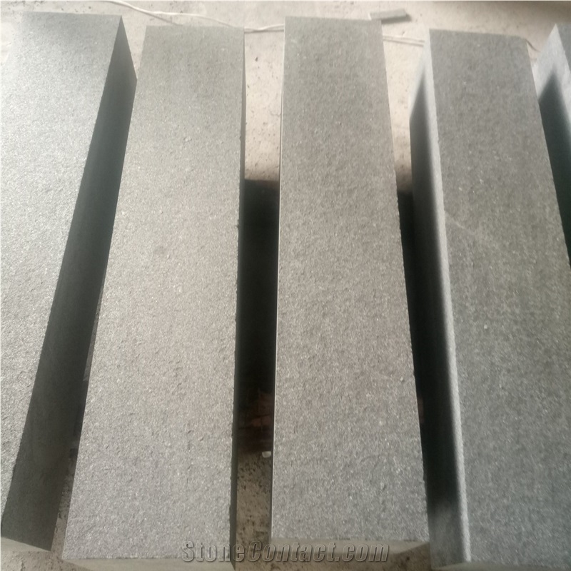Black Pearl Basalt New G684 Flamed Kerbstone