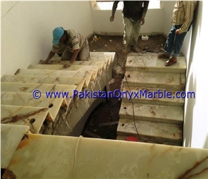 Multicolor Green Onyx Balustrade, Onyx Handrailing