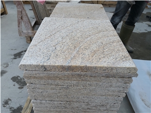 China Padang Golden Leaf Granite Slab and Tile
