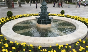 Outdoor Water Feature in Caliza De Hontoria