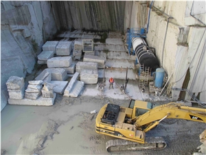 Beola Argentea Favalle Gneiss Blocks