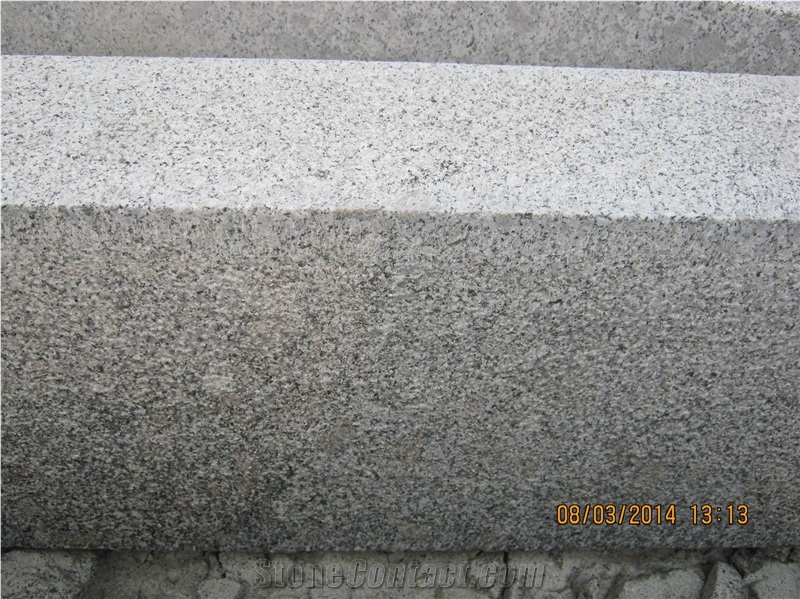 China Cheap Light Grey White G341 Kerbstone Flamed