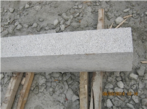 China Cheap Light Grey White G341 Kerbstone Flamed