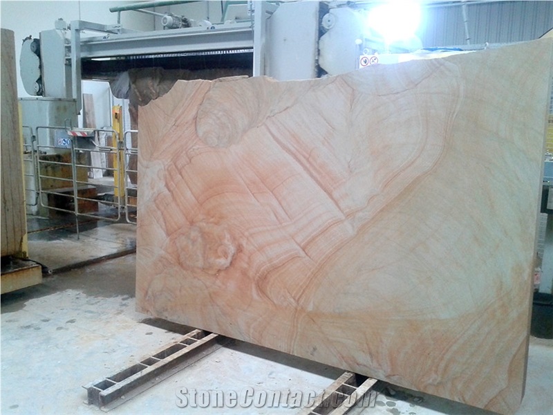 Arenisca Crema Veteada Slabs