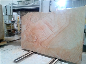 Arenisca Crema Veteada Slabs