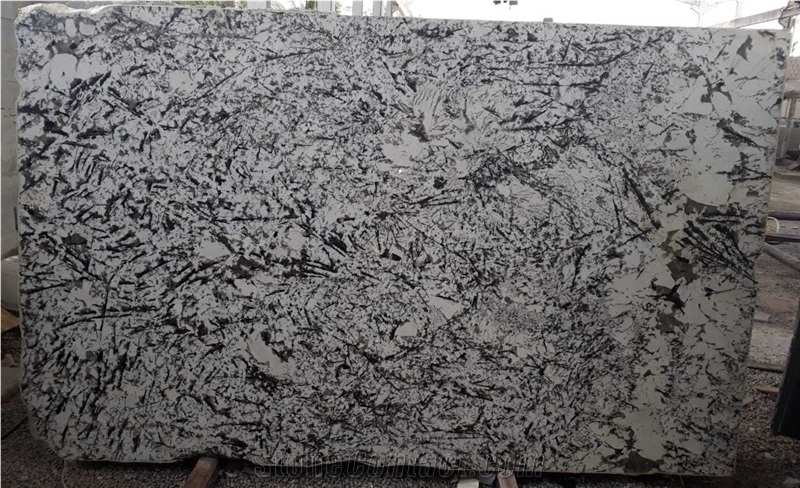 Feldspato Bianco Granite Blocks from Brazil