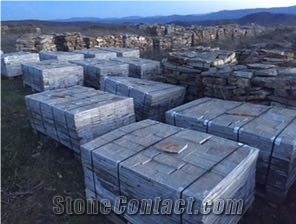 Cutting Gneiss Stone Tiles