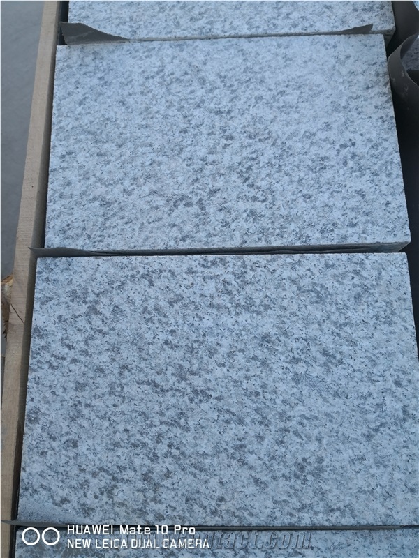 China Polished Counter White Granite Tile and Slab