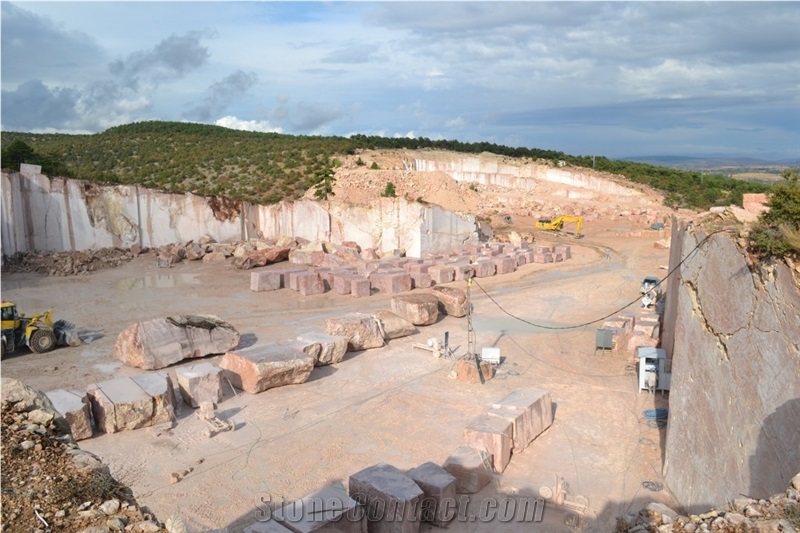 Kutahya Red Travertine Blocks, Turkish Red Travertine