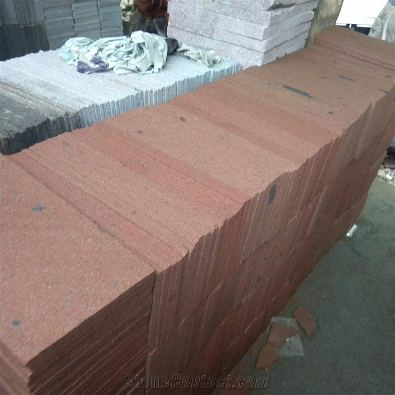 Candi Merah Dan Hitam