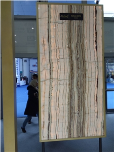 Kizilca Onyx Vein Cut