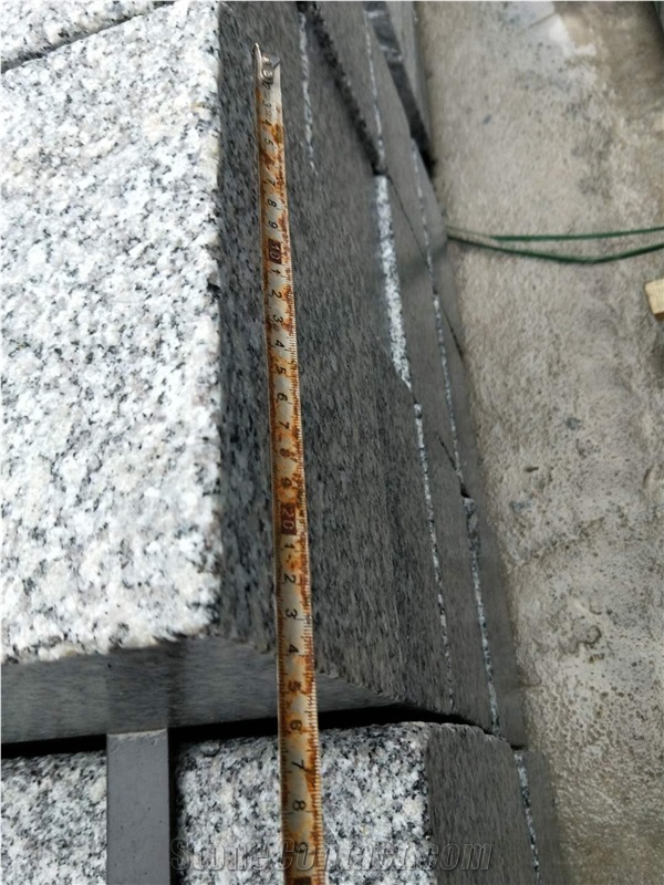 G602 Gray Granite Kerbstone, Bushhammered Palisade