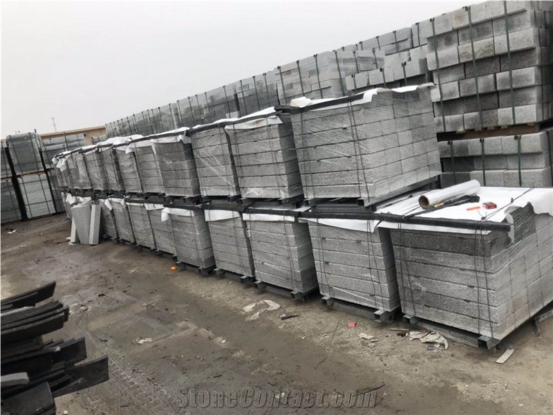 G602 Gray Granite Kerbstone, Bushhammered Palisade